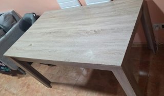 Mesa de comedor de madera