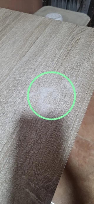 Mesa de comedor de madera