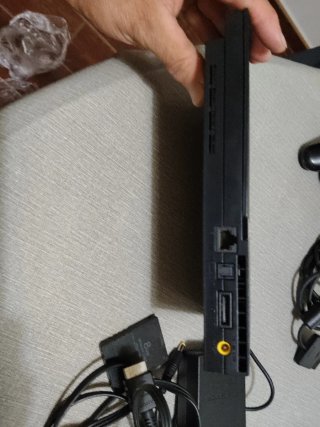 Consola Sony PS2 Negra + Accesorios más un juego