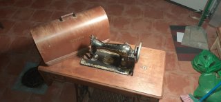 Máquina de coser Singer antigua