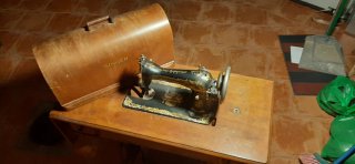 Máquina de coser Singer antigua