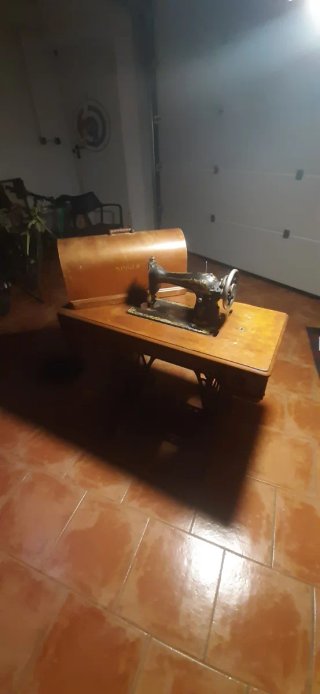 Máquina de coser Singer antigua