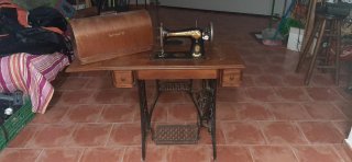 Máquina de coser Singer antigua