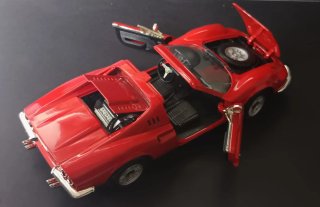 Ferrari Dino 246 GTS 1972 scala 1:18
