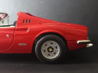 Ferrari Dino 246 GTS 1972 scala 1:18