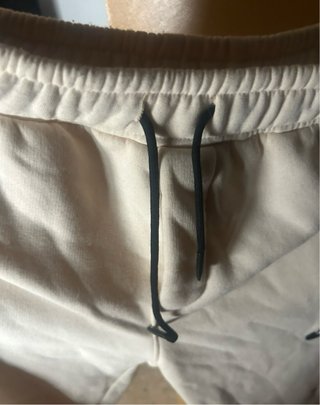 Pantalón Nike beige sin estrenar