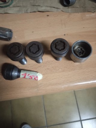 Juego Tornillos Antirrobo Coche