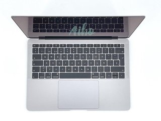 MacBook Air 13" (2018) Intel Core i5 1.6GHz 2 núcleos - SSD 512GB - RAM 8GB con marcas de pegatinas