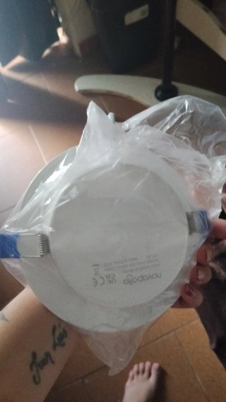Plafón pequeño de plástico