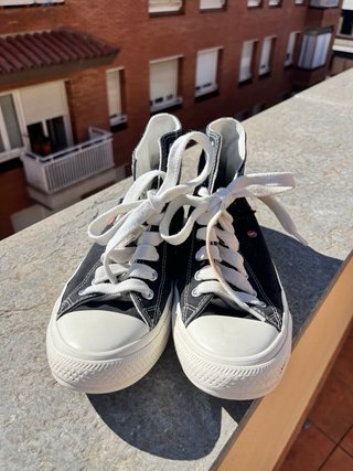 Converse Chuck Taylor AllStar negras bordadas EU40
