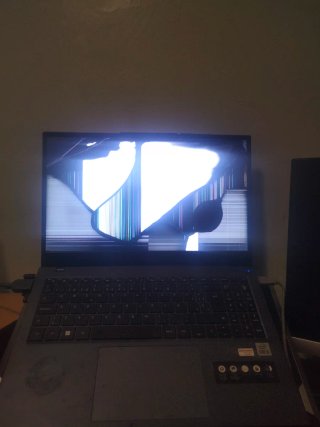 Portátil Medion i5 8GB RAM 512GB SSD