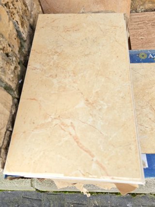 Azulejo Gres 40x23, total 5 m2.