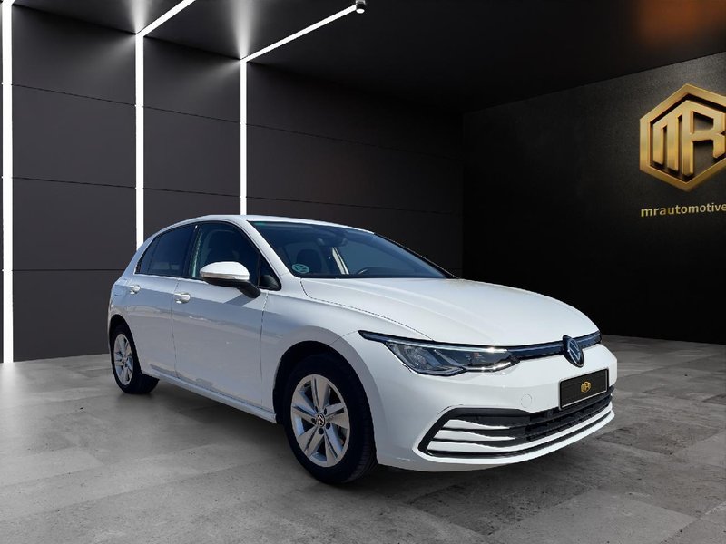 Volkswagen Golf 2022, foto 2