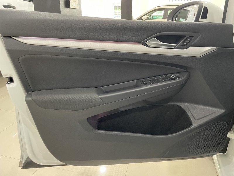 Volkswagen Golf 2022, foto 22