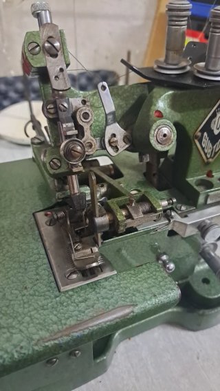 Remalladora Industrial Gubtor Vintage 3 Hilos