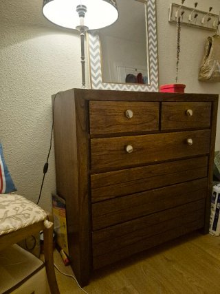 Comò in legno con 6 cassetti