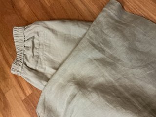 Coordinato in lino beige/verde oliva