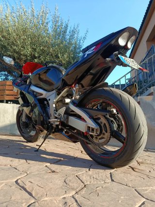 Yamaha R6 Negra y Roja