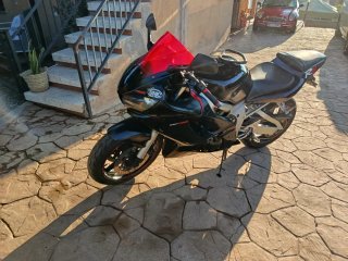Yamaha R6 Negra y Roja