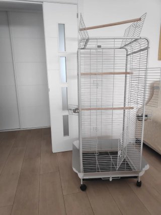 Jaula para pájaros con ruedas