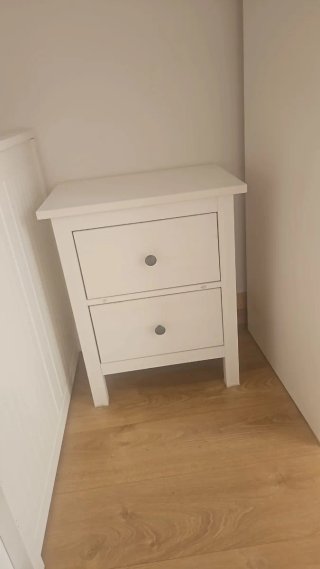 Cama infantil con cajones , mesita y armario
