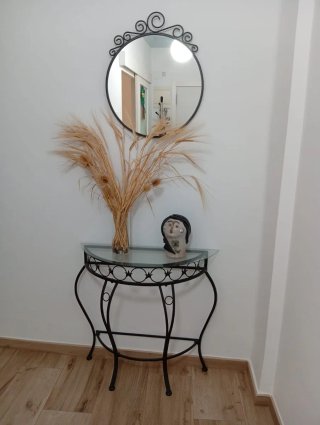 Mueble de entrada con espejo