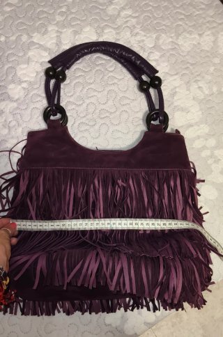 Bolso morado con flecos