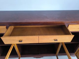 Mueble de salón madera y ratán