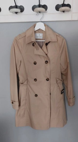 Gabardina Stradivarius Beige Talla S