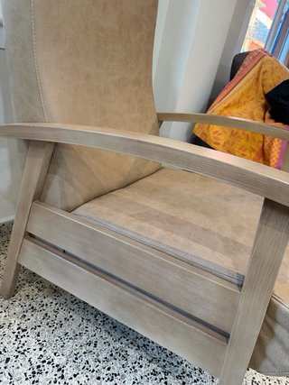 Sillón Sullon beige tela y madera