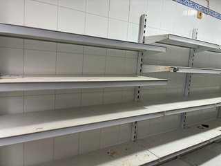 Lote Estanterías Comerciales Aluminio