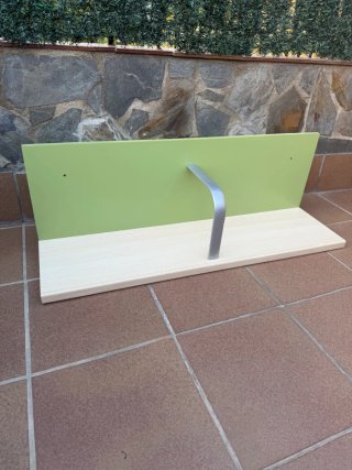 Estante pared maciza 1 m