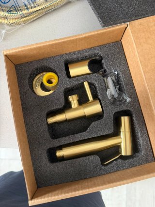 Grifo wc Dorado Nuevo en Caja