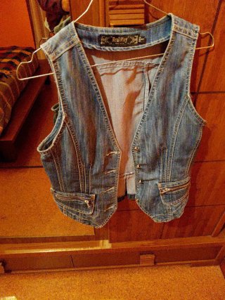 Chaleco vaquero con cremalleras