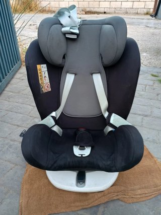 Silla de coche infantil con arnés de 5 puntos