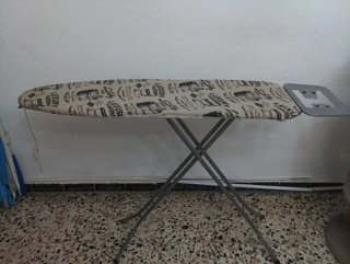 Tabla de planchar con funda estampada