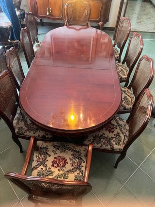 Mesa de comedor y 8 sillas del siglo XIX
