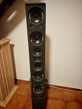 Altavoces Infinity Negro y Beige