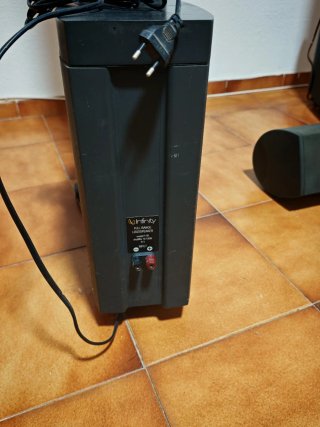 Altavoces Infinity Negro y Beige