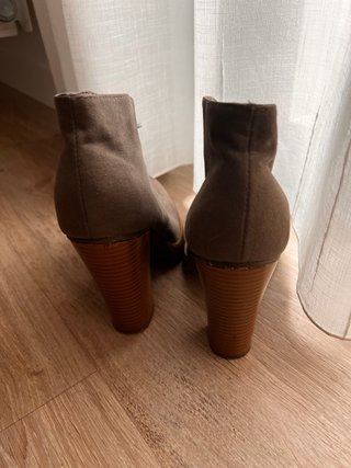 Botines marrones con cordones