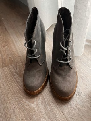 Botines marrones con cordones