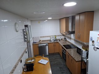 Cocina completa madera y granito