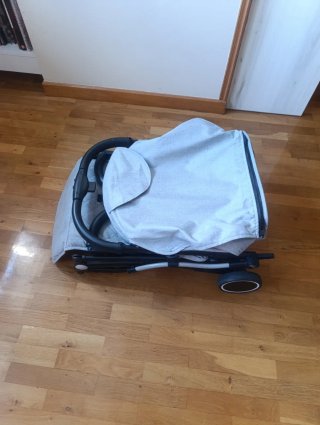 Silla de paseo Chicco Trolley Me gris con sombrill