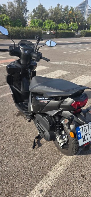 Yamaha 125cc Scooter Negra
