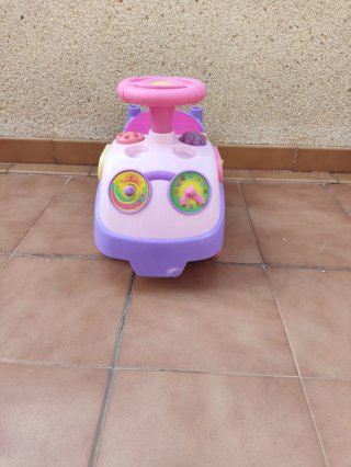 Coche correpasillos infantil rosa y morado