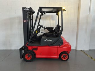 Carretilla Elevadora Linde E20P 2000kg Triplex