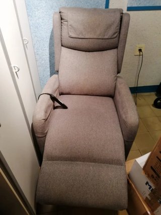 Butaca reclinable eléctrica marrón