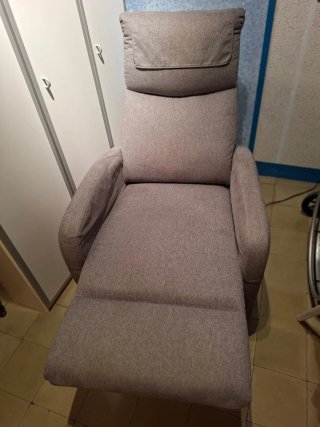 Butaca reclinable eléctrica marrón