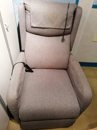 Butaca reclinable eléctrica marrón