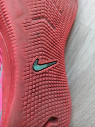 Zapatillas Nike Fútbol Rojas y Turquesa